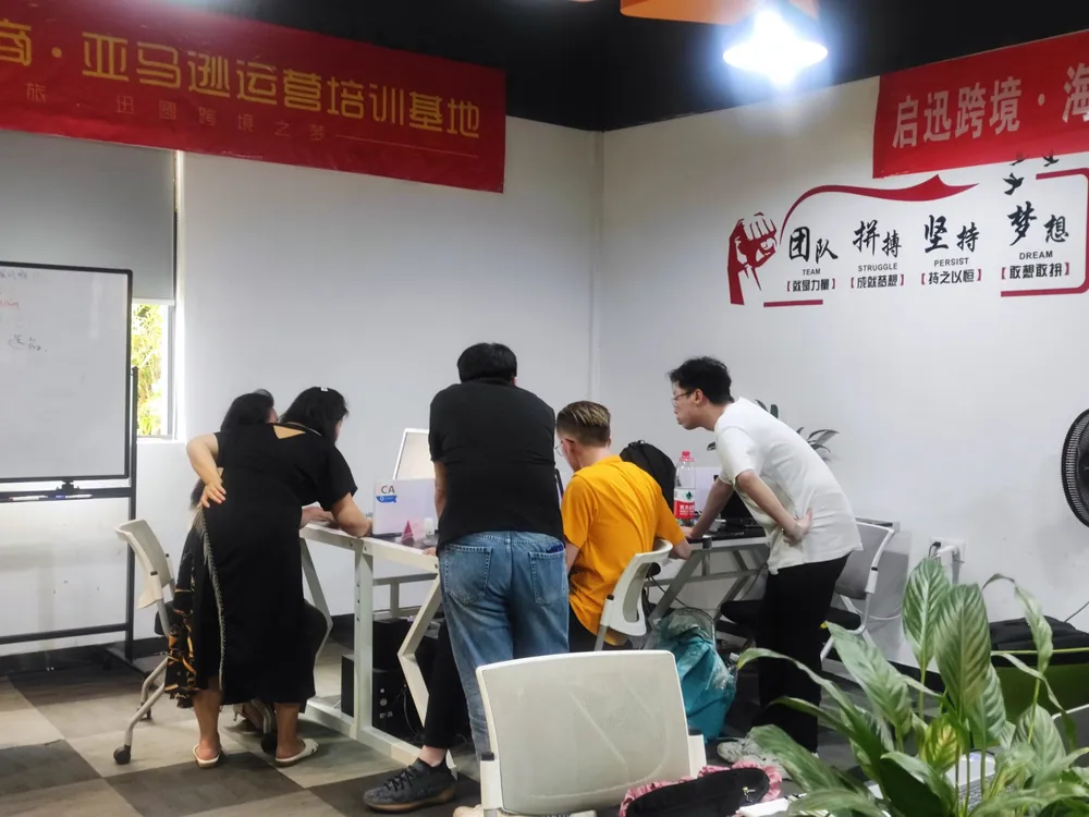 启迅跨境课程结束后学员与导师交流